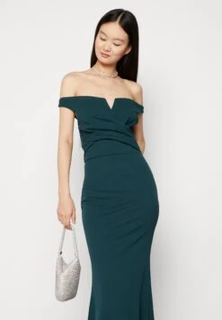 Wal G Kia Off The Shoulder Maxi Dress - Robe De Cocktail - Forest Green -Wal G 036fb7714e044178a79d21eaa620253d
