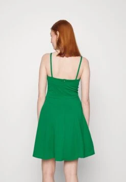 Wal G Vincent Skater Dress - Robe En Jersey - Leaf Green -Wal G 03d7bfc21b504e629a1c9472f88adcee