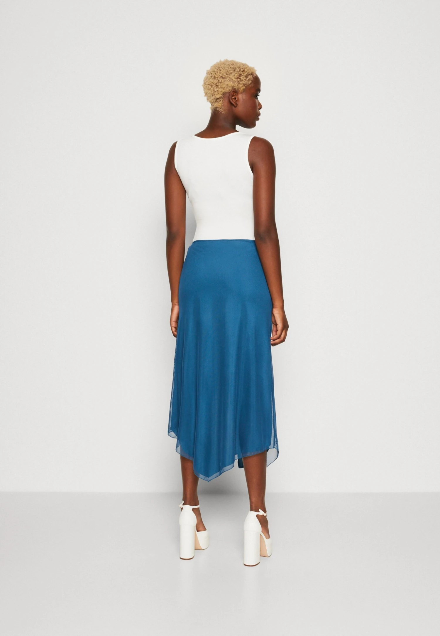 Wal G Roro Midi Skirt - Jupe Crayon - Dark Teal Blue 5 Wal G Roro Midi Skirt - Jupe Crayon - Dark Teal Blue – Image 3