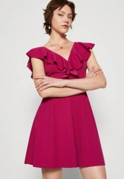 Wal G Micky Ruffle Skater - Robe De Soirée - Raspberry -Wal G 0b0f3722bfd04e6da2885422d9824348