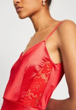 Wal G Archie Asymmetric Midi - Robe De Soirée - Red -Wal G 136e77f2ee784b96b089511dac03b621