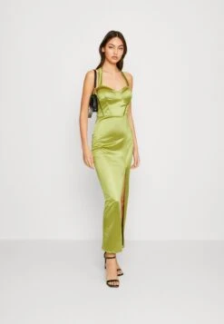 Wal G Mona Halter Neck Maxi - Robe De Cocktail - Pea Green 9 Wal G Mona Halter Neck Maxi - Robe De Cocktail - Pea Green -Wal G 143a67b3560c40c58296233e0a988ab0
