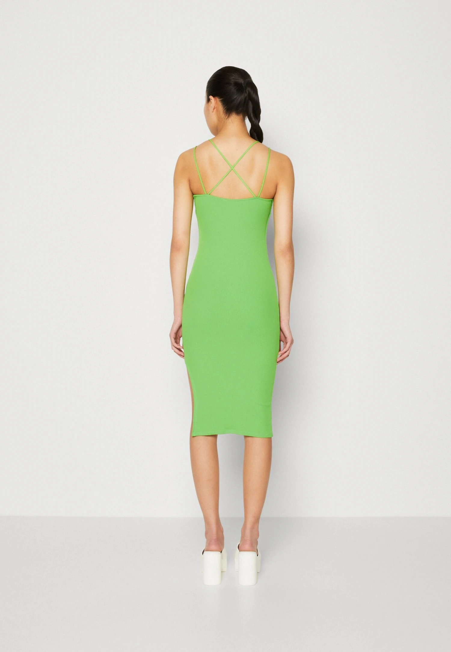 Wal G Cruise Collection Libby Strappy Midi Dress - Robe En Jersey - Leaf Green 5 Wal G Cruise Collection Libby Strappy Midi Dress - Robe En Jersey - Leaf Green – Image 3