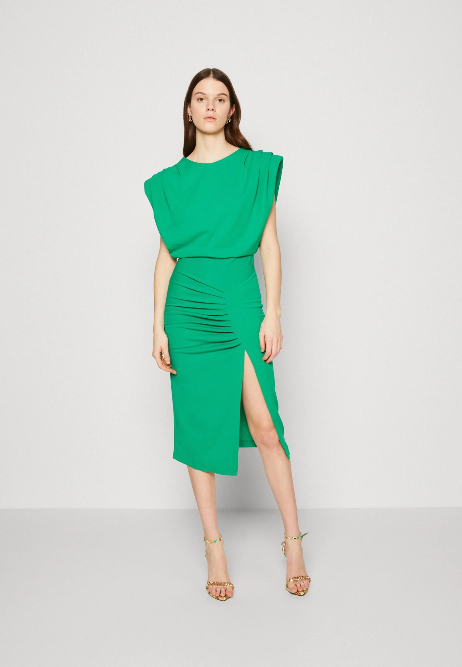 Wal G Cruise Collection Roxy Power Shoulder Midi - Robe De Soirée - Leaf Green 3 Wal G Cruise Collection Roxy Power Shoulder Midi - Robe De Soirée - Leaf Green