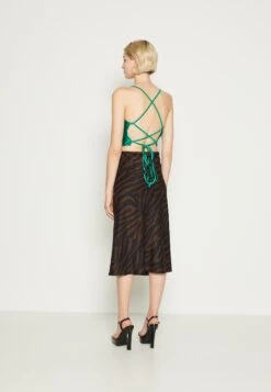 Wal G Milly Strappy - Débardeur - Leaf Green -Wal G 262b5b03691d47aa92ea233a8b25d6b0