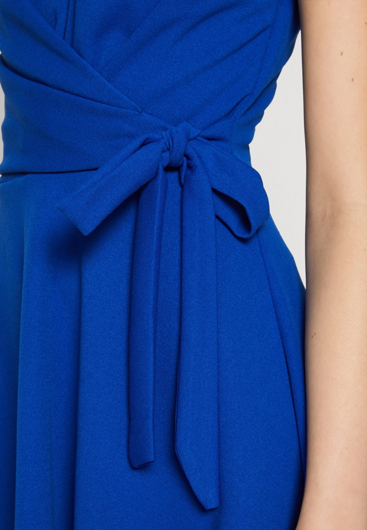 Wal G Milly Knot Ruffle Skater - Robe En Jersey - Electric Blue 8 Wal G Milly Knot Ruffle Skater - Robe En Jersey - Electric Blue – Image 6