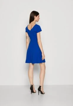 Wal G Milly Knot Ruffle Skater - Robe En Jersey - Electric Blue 10 Wal G Milly Knot Ruffle Skater - Robe En Jersey - Electric Blue -Wal G 2e1956f1f78e403caf80101b069e936a