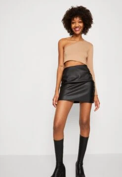 Wal G Milly One Sleeve Crop - T-Shirt À Manches Longues - Camel 11 Wal G Milly One Sleeve Crop - T-Shirt À Manches Longues - Camel -Wal G 3441c215f6a44171a0c20dc9ec127ea2