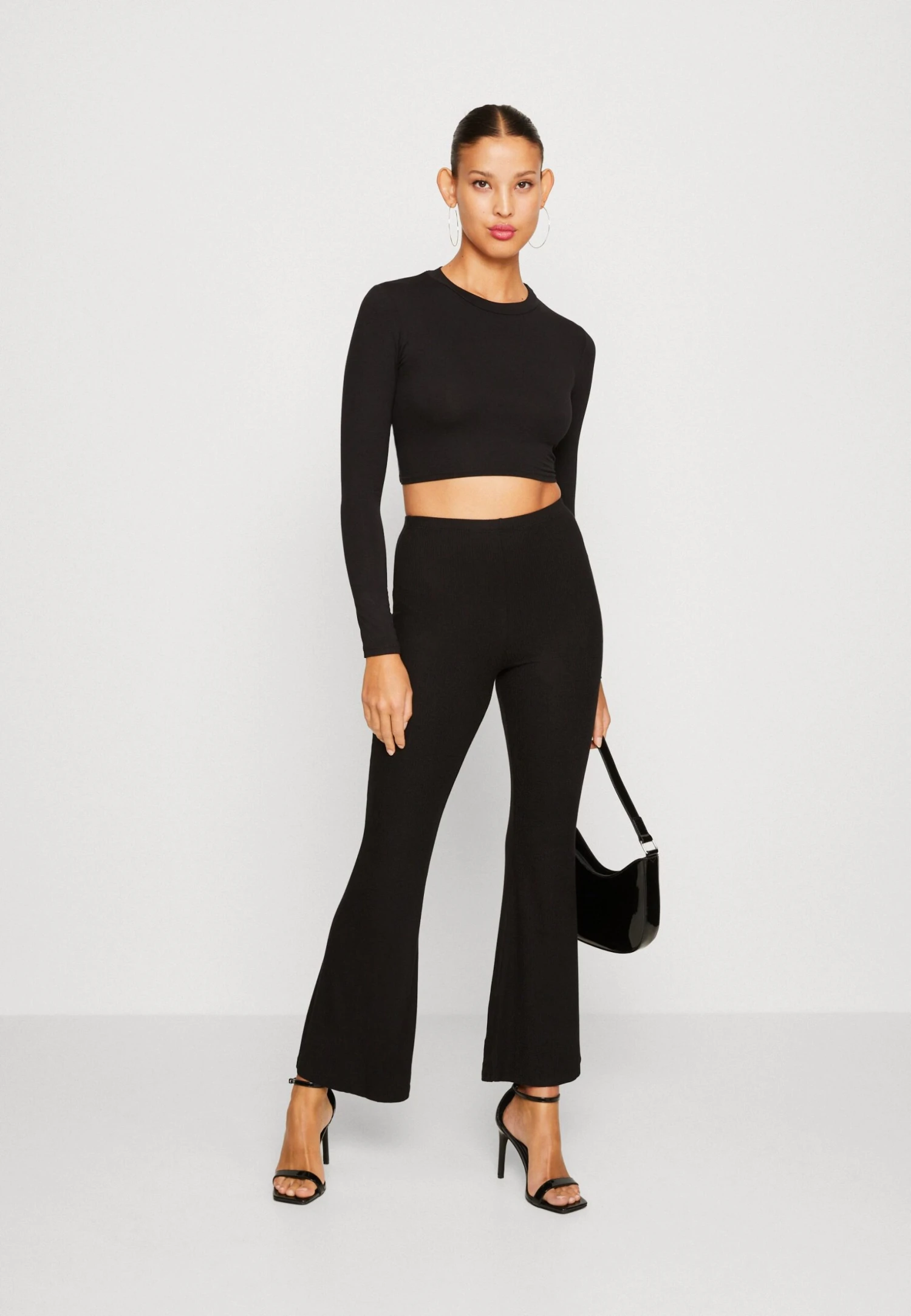 Wal G Roza Back Detail Crop - T-Shirt À Manches Longues - Black 4 Wal G Roza Back Detail Crop - T-Shirt À Manches Longues - Black – Image 2