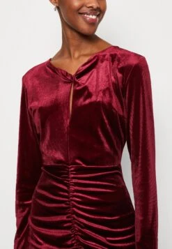Wal G Valentines Dolly Cut Out Mini - Robe De Soirée - Wine -Wal G 36930877ab3f4641bccb64c2e971e742