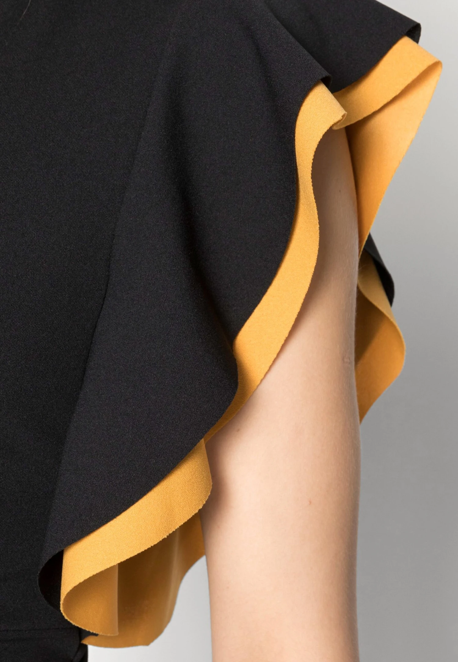 Wal G Kelly Ruffle Sleeve Midi Dress - Robe De Soirée - Black 7 Wal G Kelly Ruffle Sleeve Midi Dress - Robe De Soirée - Black – Image 5