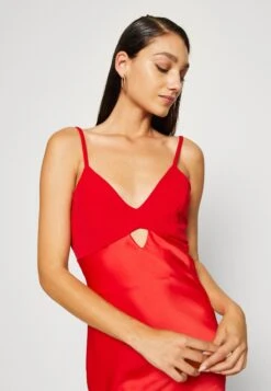 Wal G Moana Cut Out - Robe De Cocktail - Red 11 Wal G Moana Cut Out - Robe De Cocktail - Red -Wal G 3757957d5b5c4e71ae4ecbd63d2e27a4