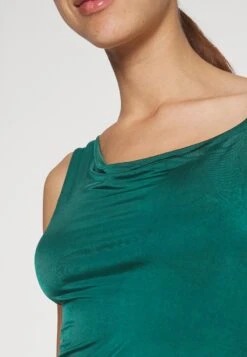 Wal G Wendy Strappy Dress - Robe De Cocktail - Forest Green -Wal G 3daa6a0fdd4747969d4c4da3f2a000eb