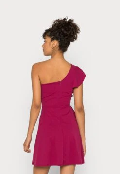 Wal G One Shoulder Skater Dress - Robe En Jersey - Magenta 9 Wal G One Shoulder Skater Dress - Robe En Jersey - Magenta -Wal G 3ec9757acd8149ca86436ac88b65b275