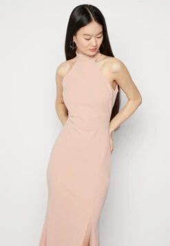 Wal G Sara Halter Neck Maxi Dress - Robe De Cocktail - Blush Pink 11 Wal G Sara Halter Neck Maxi Dress - Robe De Cocktail - Blush Pink -Wal G 3fe88137b04d4f1098276fded4542629