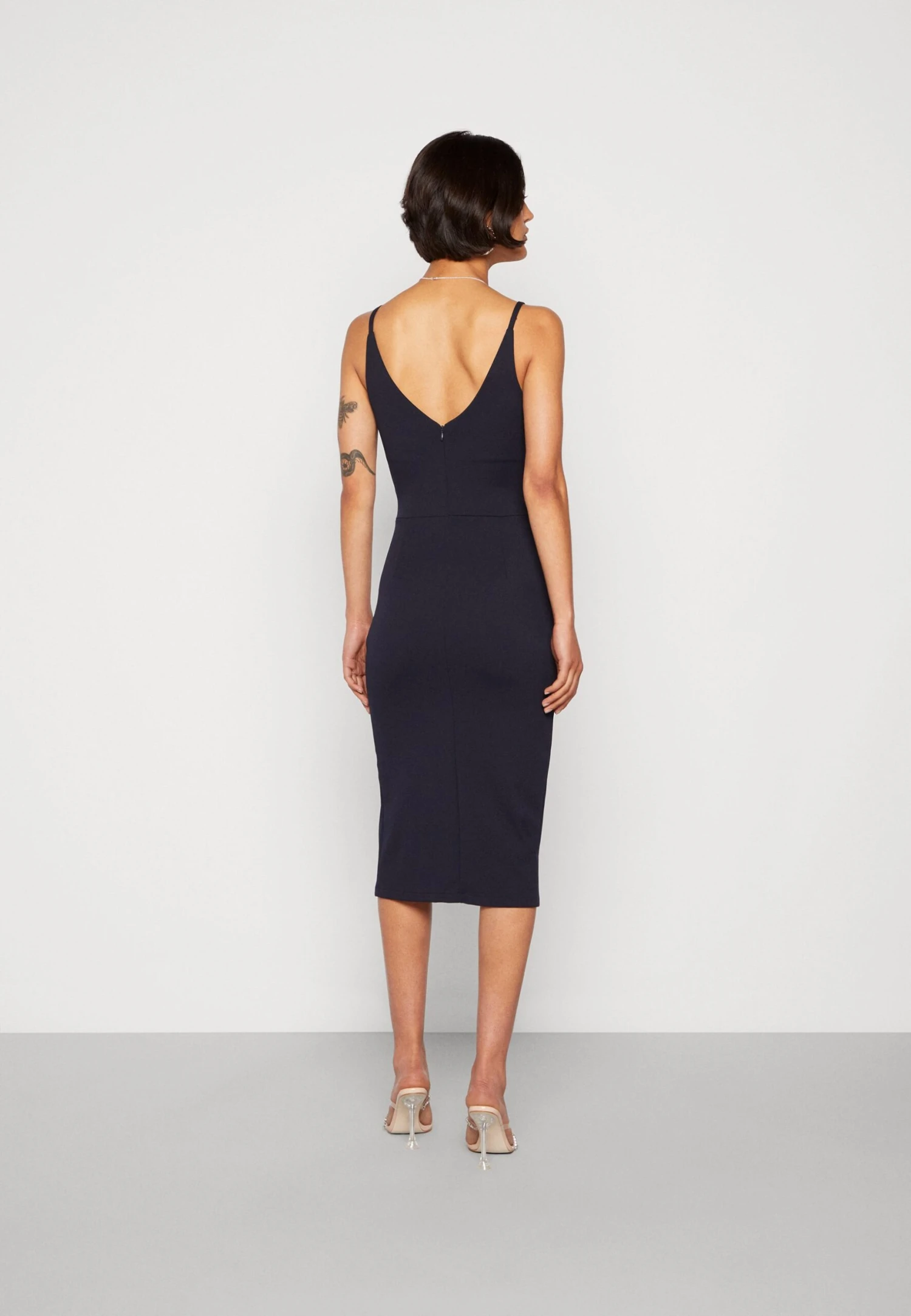 Wal G Strappy Square Neck Midi Dress - Robe Fourreau - Navy Blue 5 Wal G Strappy Square Neck Midi Dress - Robe Fourreau - Navy Blue – Image 3