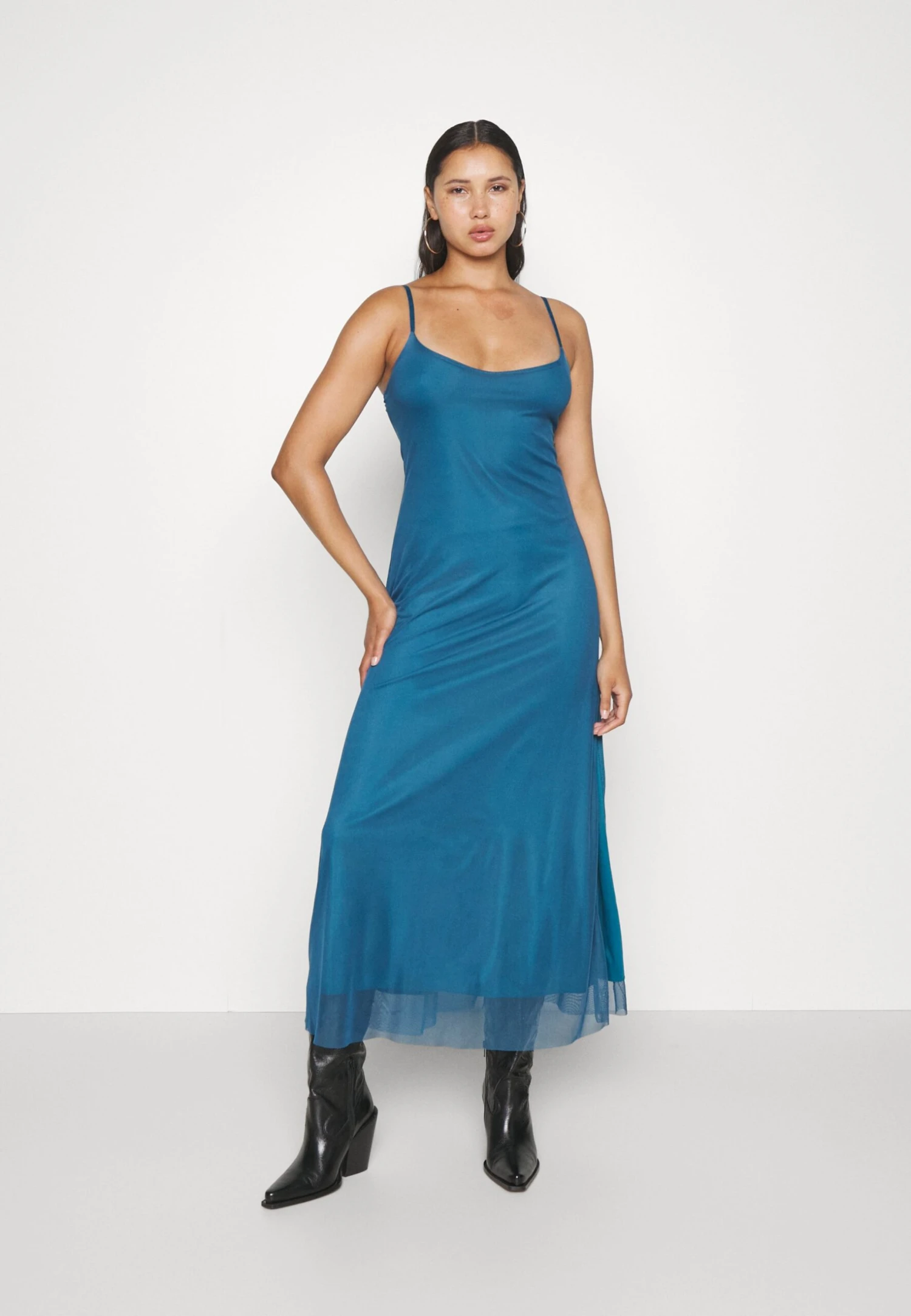 Wal G Sandy - Robe Longue - Dark Teal Blue 4 Wal G Sandy - Robe Longue - Dark Teal Blue – Image 2