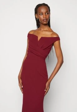 Wal G Kai Off The Shoulder Maxi Dress - Robe De Cocktail - Berry Wine -Wal G 500760e4fa00446690ebcc90c631234e