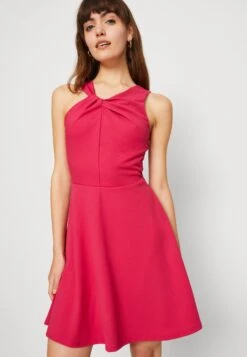 Wal G Zelda Skater Dress - Robe En Jersey - Dark Fuchsia -Wal G 52b81bd84bd84c8b86a95d773aef2e7a