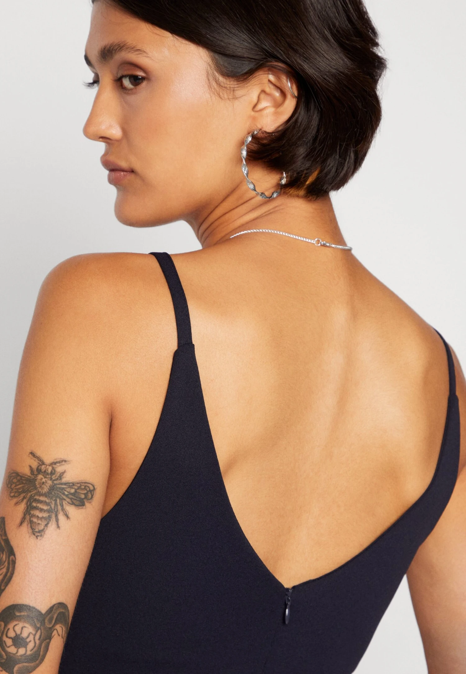 Wal G Strappy Square Neck Midi Dress - Robe Fourreau - Navy Blue 8 Wal G Strappy Square Neck Midi Dress - Robe Fourreau - Navy Blue – Image 6