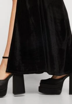 Wal G Sara Halter Maxi - Robe De Cocktail - Black 13 Wal G Sara Halter Maxi - Robe De Cocktail - Black -Wal G 57db228b8c4946269f671198e46bbcf1