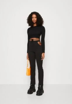 Wal G X Joey Back Detail - T-Shirt À Manches Longues - Black 9 Wal G X Joey Back Detail - T-Shirt À Manches Longues - Black -Wal G 6284e59969d64acdbbae16fff9404862