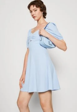 Wal G Haliday Cut Out Skater - Robe En Jersey - Sky Blue -Wal G 659a588a36a049a3a7932e2bcbbb53f8