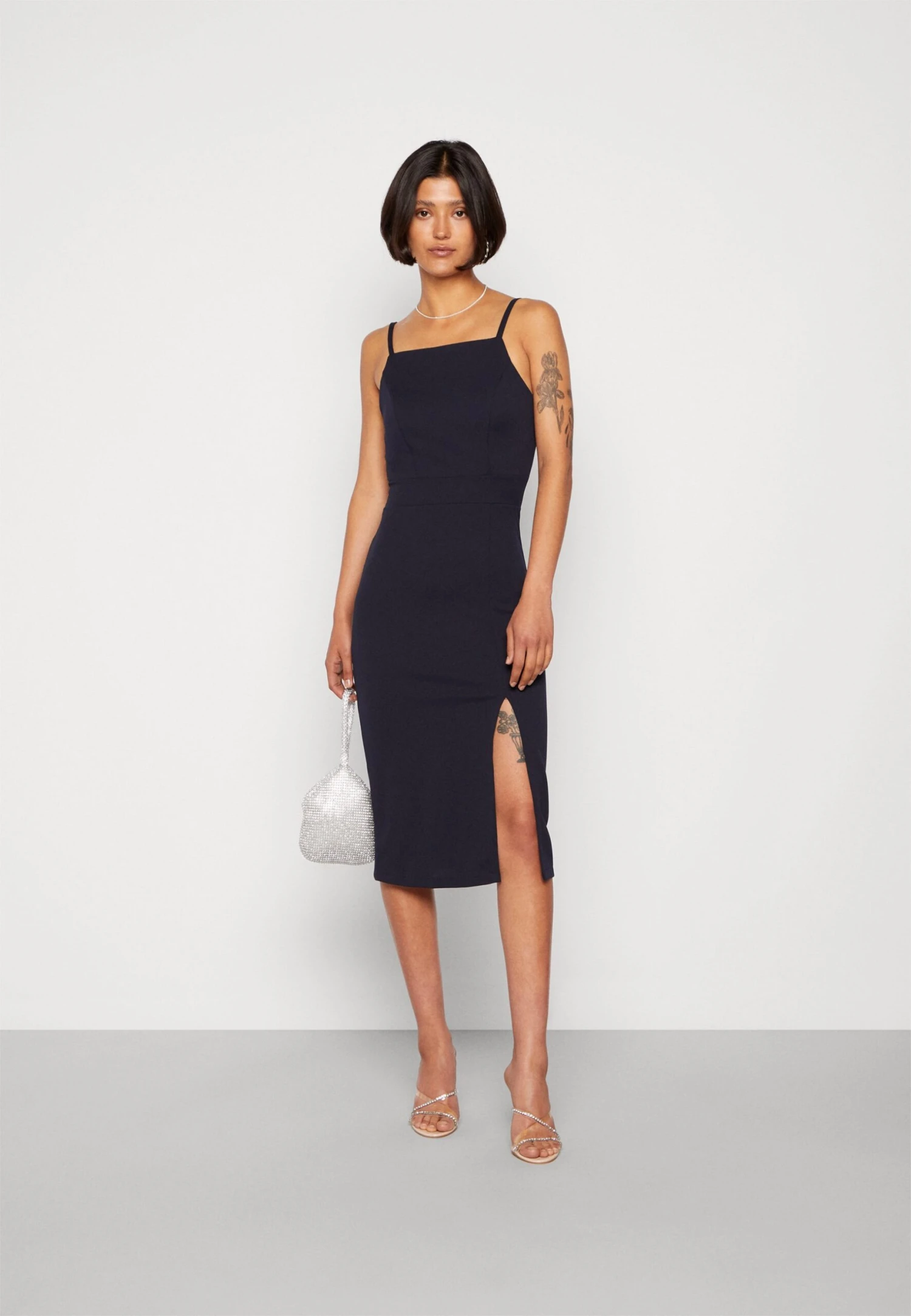 Wal G Strappy Square Neck Midi Dress - Robe Fourreau - Navy Blue 4 Wal G Strappy Square Neck Midi Dress - Robe Fourreau - Navy Blue – Image 2