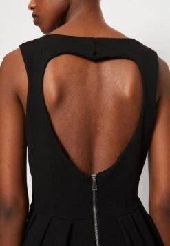 Wal G Valentines Holly Heart Cut Out Skater - Robe De Soirée - Black -Wal G 6c681c9a371b4eaaa18293286d51c3b1