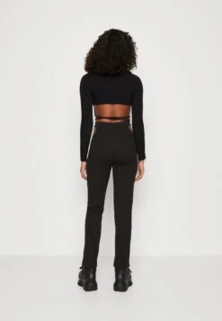 Wal G X Joey Back Detail - T-Shirt À Manches Longues - Black 10 Wal G X Joey Back Detail - T-Shirt À Manches Longues - Black -Wal G 77a25dca9e2d4475a4f0e07ffa11900d