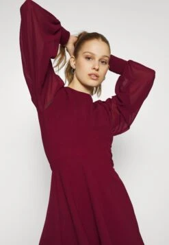 Wal G Kat Sleeve Dress - Robe De Jour - Berry Wine 11 Wal G Kat Sleeve Dress - Robe De Jour - Berry Wine -Wal G 7d69a7cbead444b79516dd5fdfb07c33