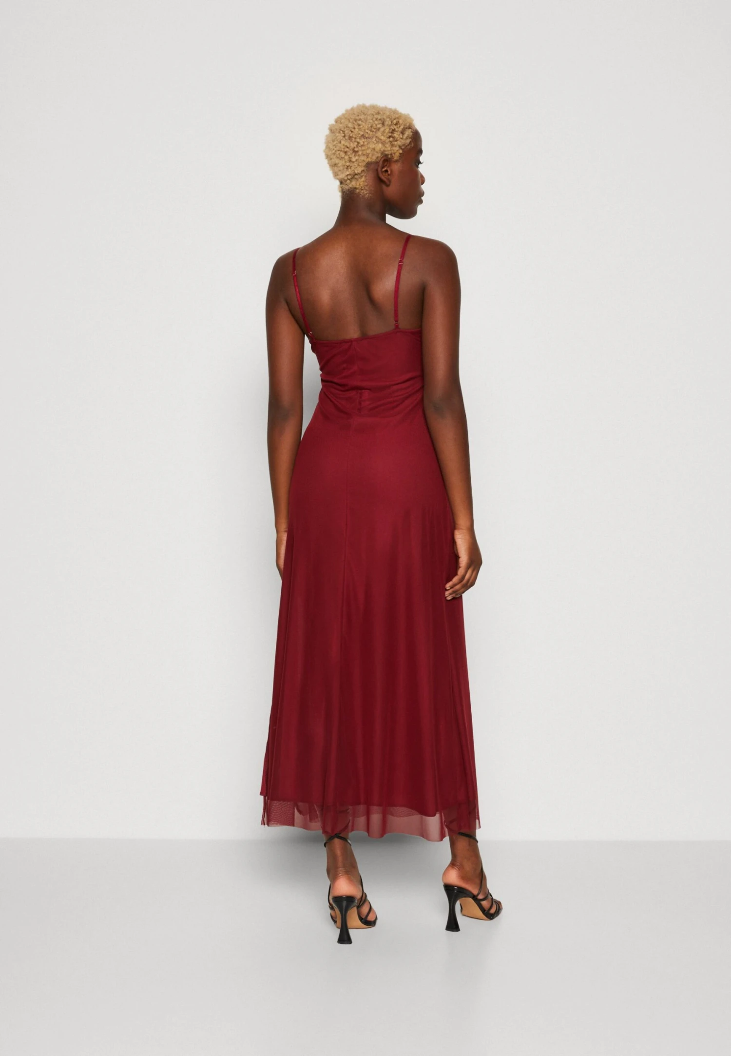 Wal G Sandy - Robe Longue - Plum 5 Wal G Sandy - Robe Longue - Plum – Image 3