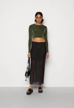 Wal G -Wal G 89282a791f7149a9ac7f7989b5d5754e