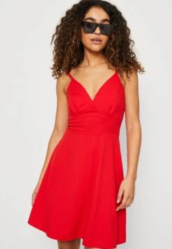 Wal G Jina Skater Dress - Robe En Jersey - Red 11 Wal G Jina Skater Dress - Robe En Jersey - Red -Wal G 9518307f0407463d852d1c0b87c928b1