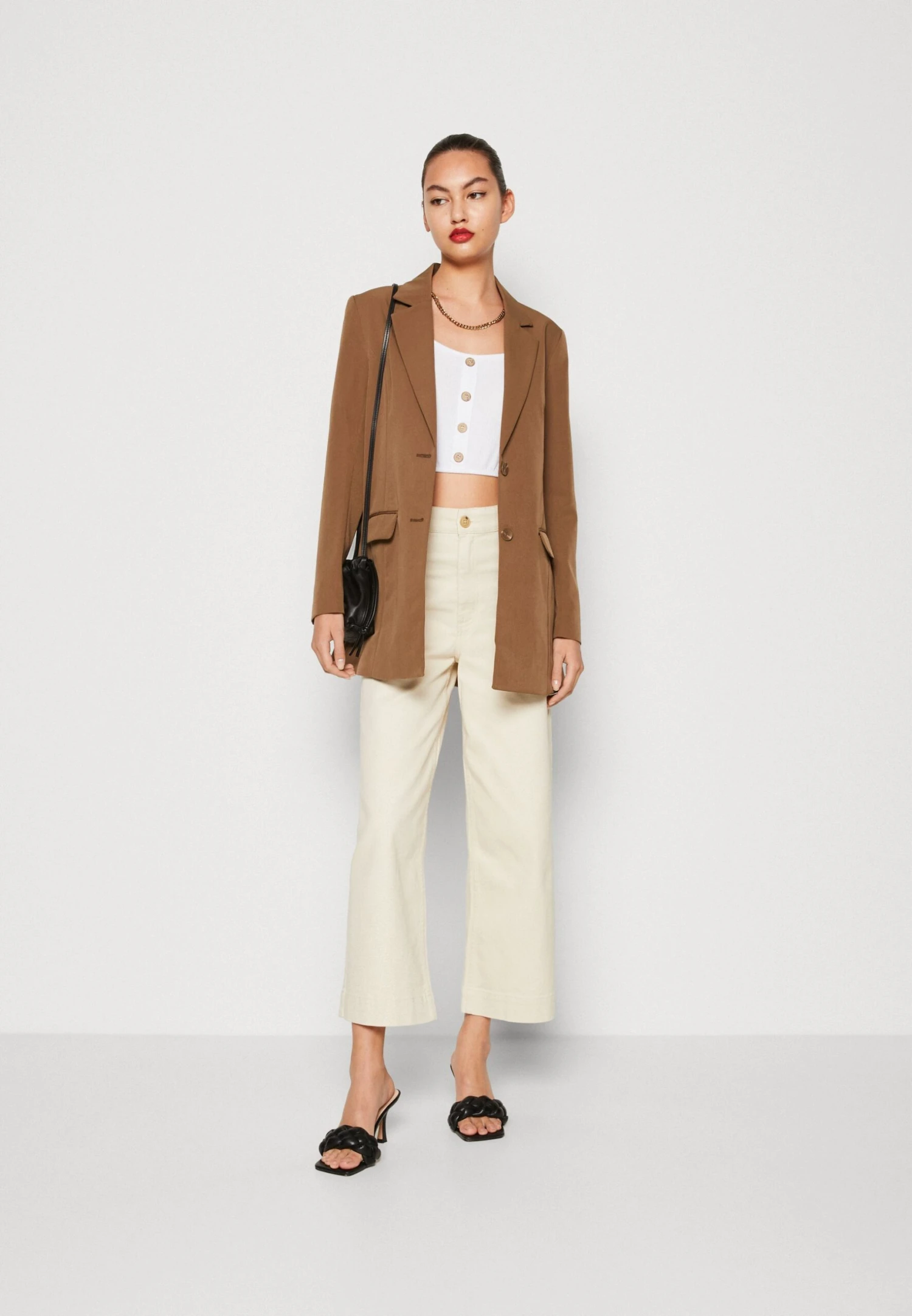 Wal G Christina Button Crop Top - Débardeur - White 4 Wal G Christina Button Crop Top - Débardeur - White – Image 2