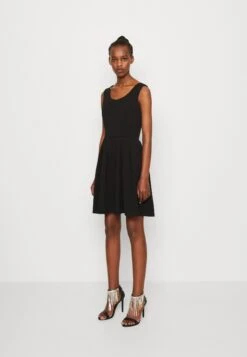 Wal G Valentines Holly Heart Cut Out Skater - Robe De Soirée - Black