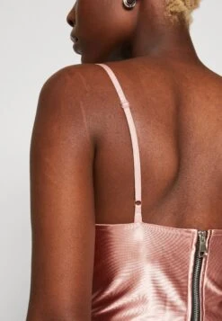 Wal G Christian Corset Crop - Débardeur - Dusty Pink 13 Wal G Christian Corset Crop - Débardeur - Dusty Pink -Wal G bbf34843f56a4de684a200e5c71fb16e