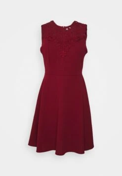 Wal G Accessorie Neck Skater Dress - Robe De Soirée - Wine -Wal G bc753db1536f4e32bafa5603464c25ca