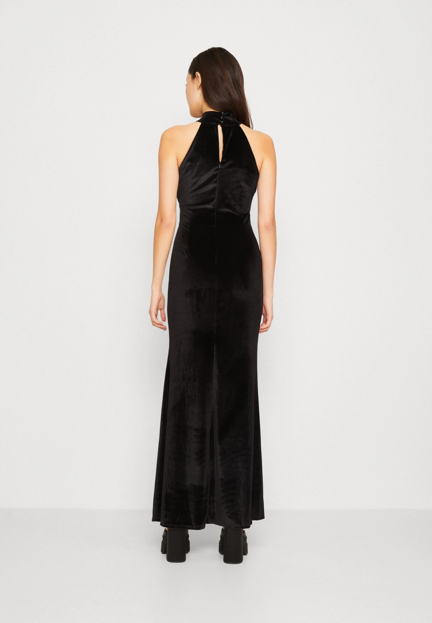 Wal G Sara Halter Maxi - Robe De Cocktail - Black 5 Wal G Sara Halter Maxi - Robe De Cocktail - Black – Image 3