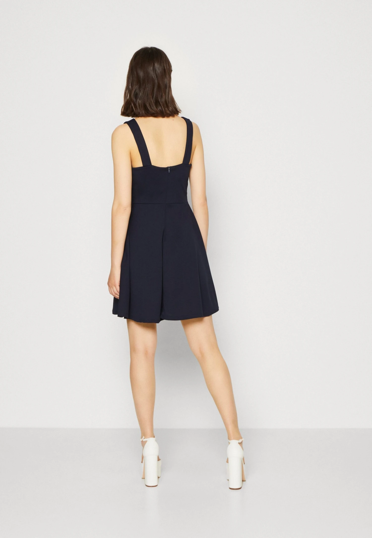 Wal G Jaqueline Skater Dress - Robe En Jersey - Navy Blue 5 Wal G Jaqueline Skater Dress - Robe En Jersey - Navy Blue – Image 3