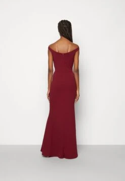 Wal G Kai Off The Shoulder Maxi Dress - Robe De Cocktail - Berry Wine -Wal G dc17cb62e0a1409fbabff272e3d58d94
