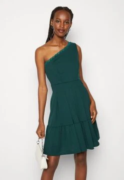 Wal G Janine Skater Dress - Robe En Jersey - Forest Green -Wal G e753aa19bd344a468682ff429fbfae28