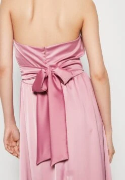Wal G Wedding Violette Halter Gown - Robe De Cocktail - Mauve -Wal G f2e0bad0f9e7481d93c9db14ba9fda26