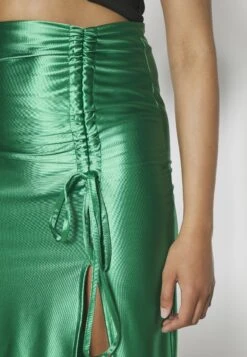 Wal G Rouched Skirt - Jupe Crayon - Leaf Green 15 Wal G Rouched Skirt - Jupe Crayon - Leaf Green -Wal G f3c83b417d054a2e9e5ea3c52ed7dc60
