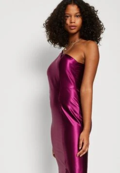 Wal G One Shoulder Maxi Dress - Robe De Cocktail - Plum -Wal G faf44fdf887447fa81f26634f3fe0775