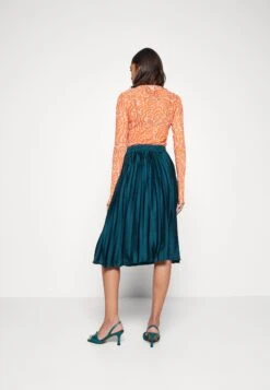 Wal G Penny Pleat Skirt - Jupe Plissée - Emerald Green -Wal G fafd0945b0b34fcf93fc98eea0adac72